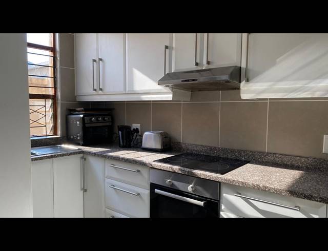3 BEDROOM FLAT FOR SALE IN GLENWOOD